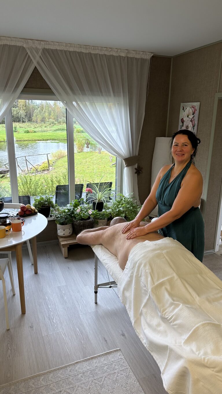SPA aromātiskā masāža visam ķermenim